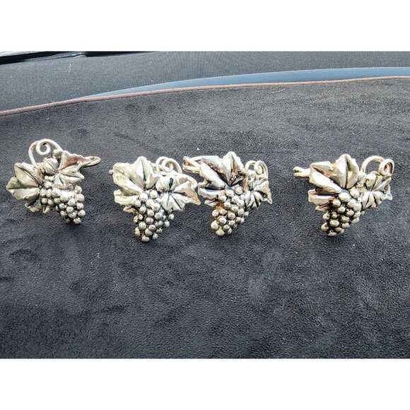 Vintage Metal Lot Of 4 Bunches Grapes Silver Fake Fruit Napkin Rings Holders - Picture 1 of 4